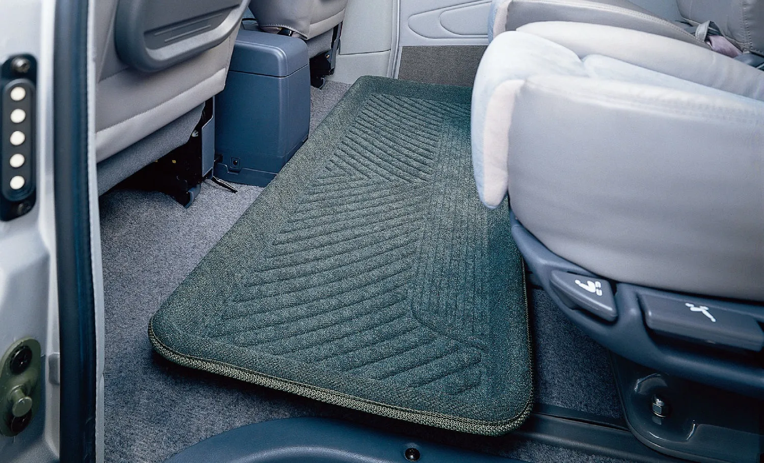 3D MAXpider 2333M-02 - Universal CLASSIC Floor Mat