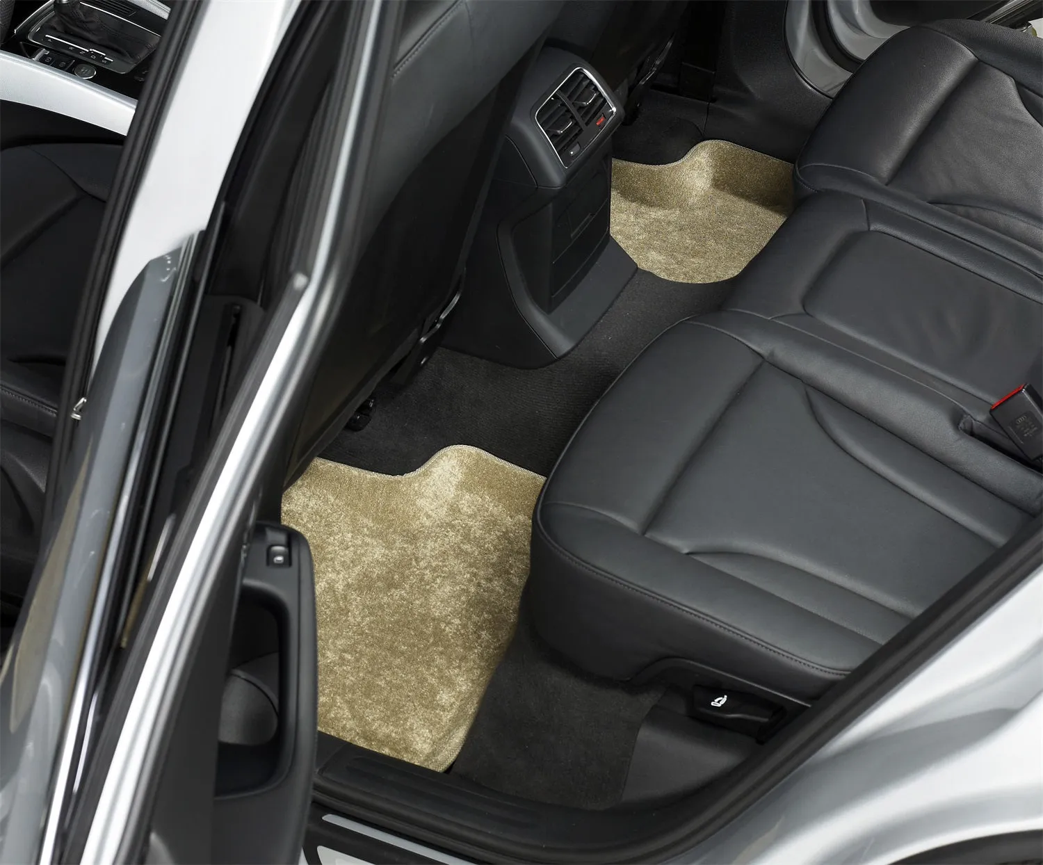 3D MAXpider L1AD03122202 - CLASSIC Floor Mat Tan 2 pc. Rear [Available While Supplies Last]